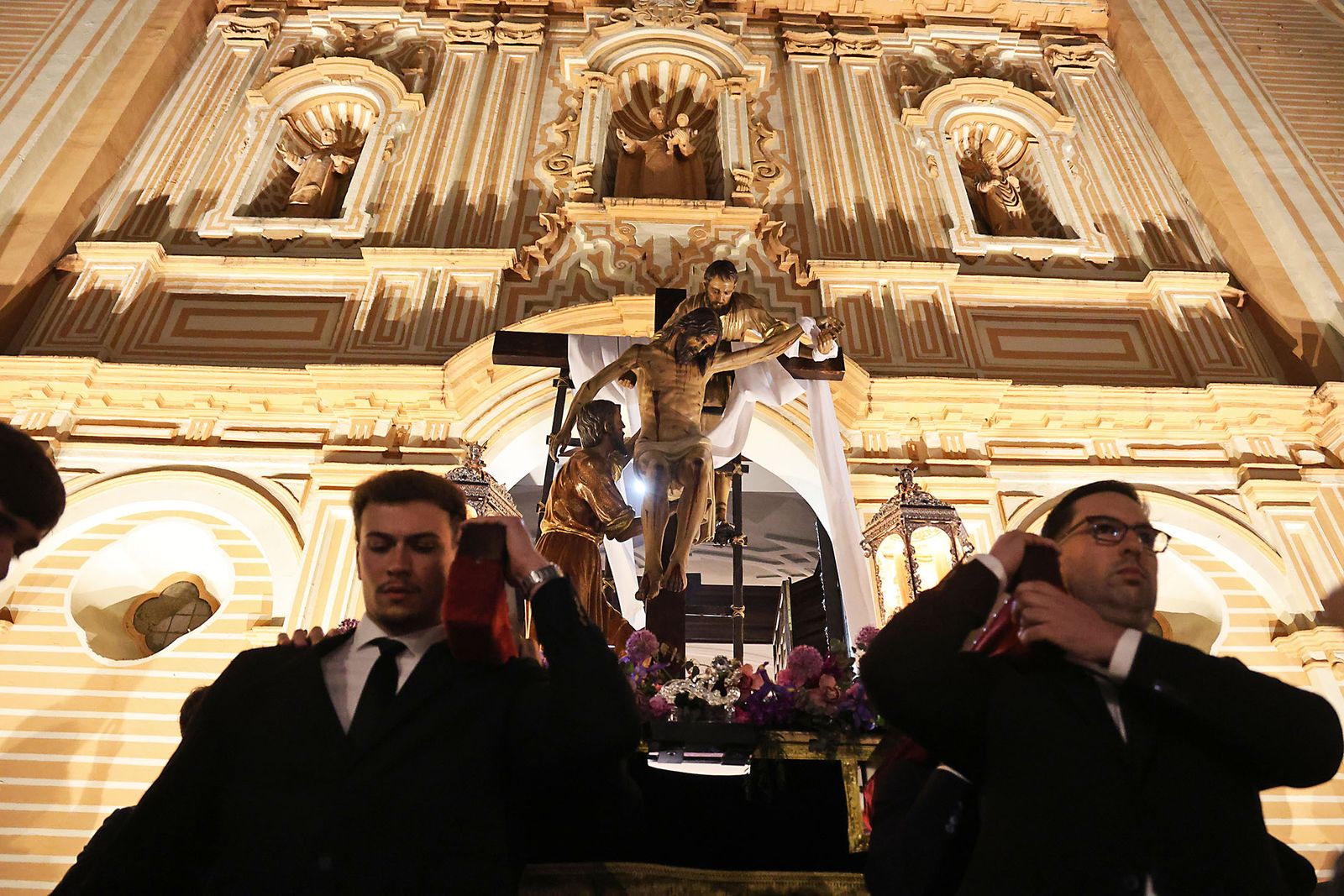 Las fotografías del Vía Crucis de las Hermandades de Huelva