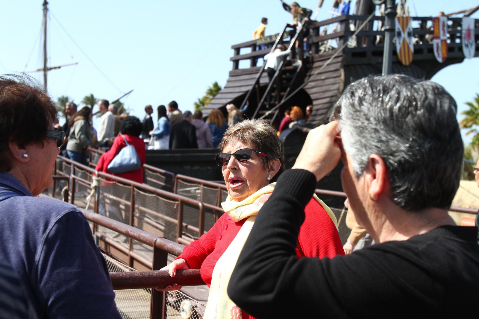Imágenes del día de puertas abiertas en el muelle de las Carabelas