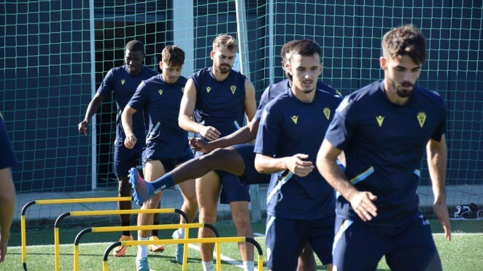 La plantilla del Mirandilla en el entrenamiento