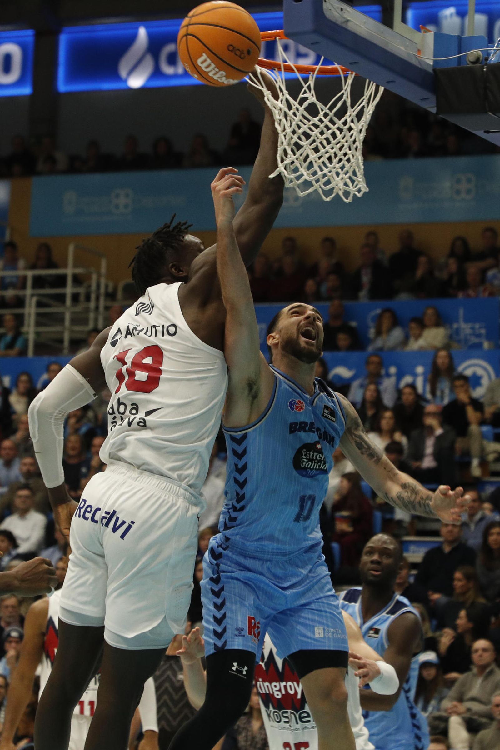 Francis Alonso firma otro partido sobresaliente