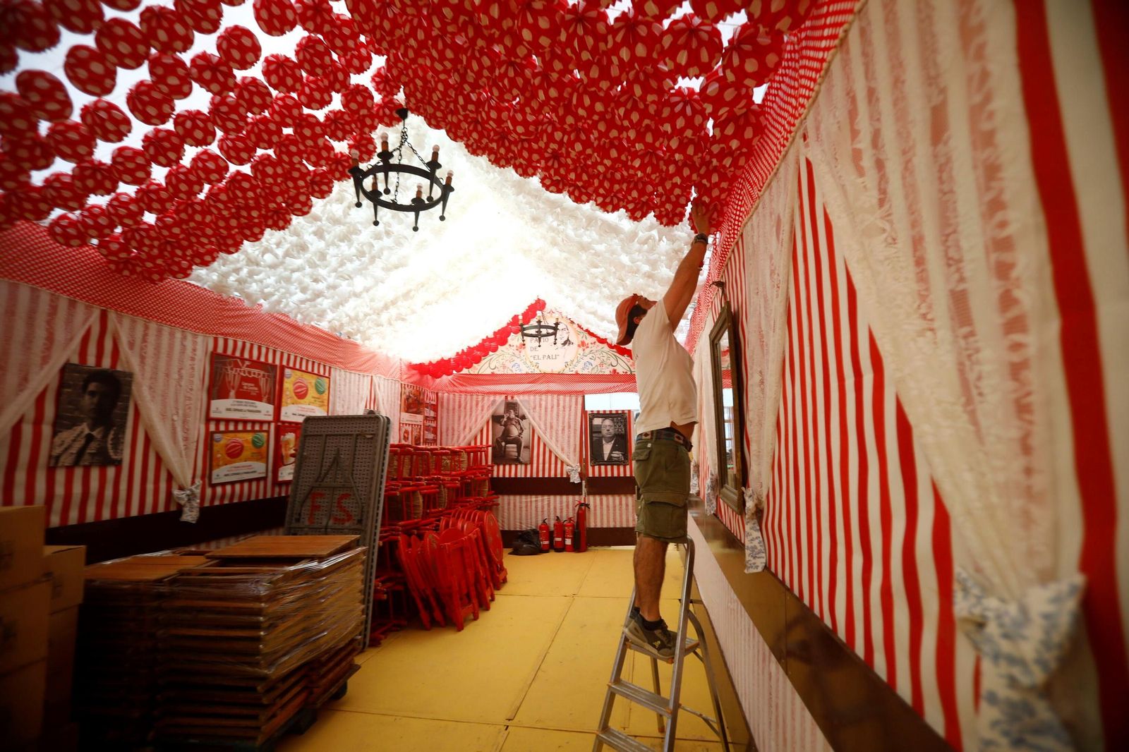 Los últimos retoques de la Feria, lista para acoger a los cordobeses