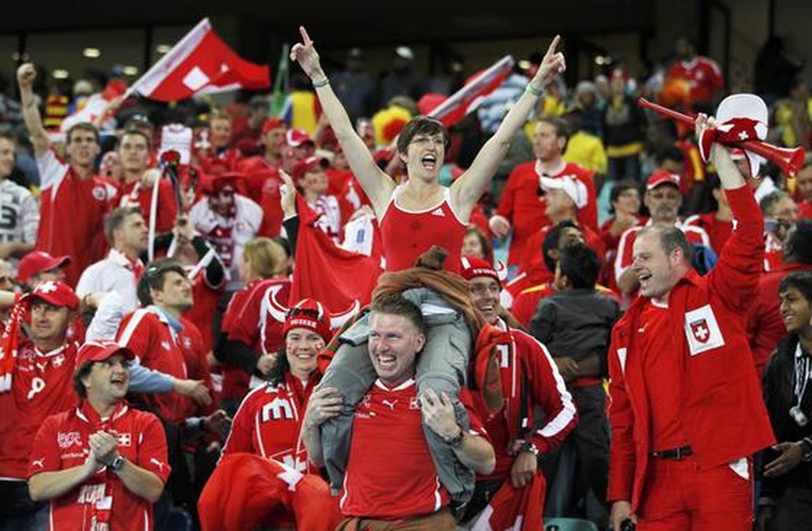 Los aficionados lo celebraron a lo grande. / Reportaje gráfico: EFE, Reuters, AFP