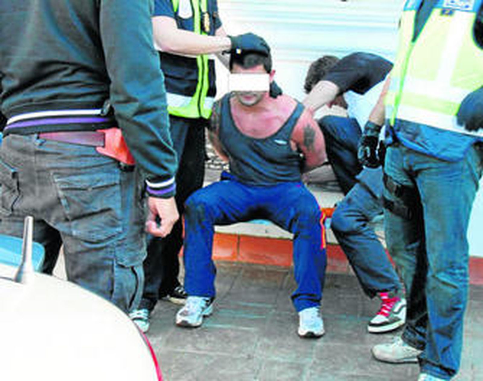 En la imagen, momento de la detención del cabecilla de la banda que robaba a los narcos, natural de El Puerto.