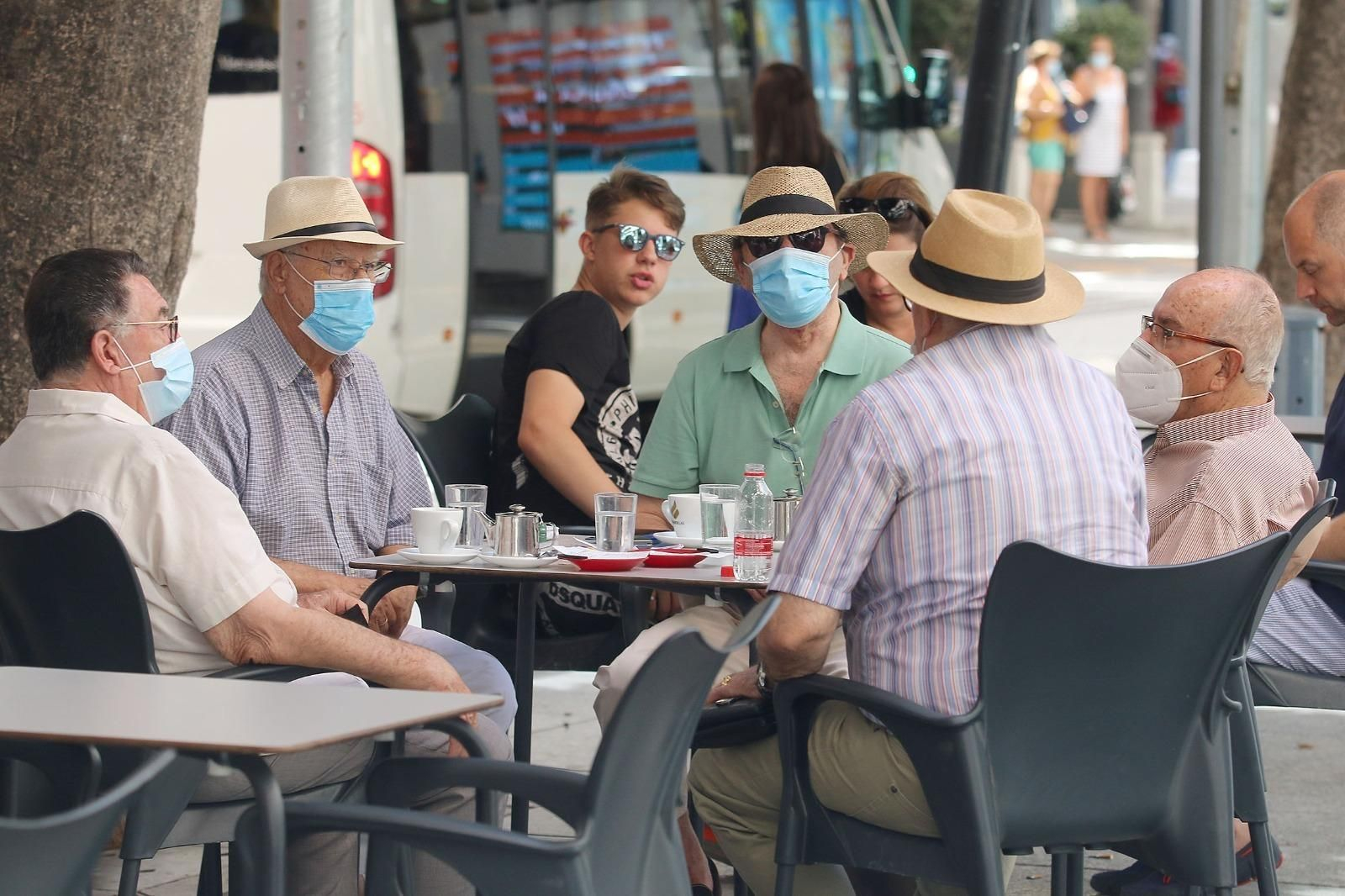 España dejará de llevar mascarilla desde el 19 de abril