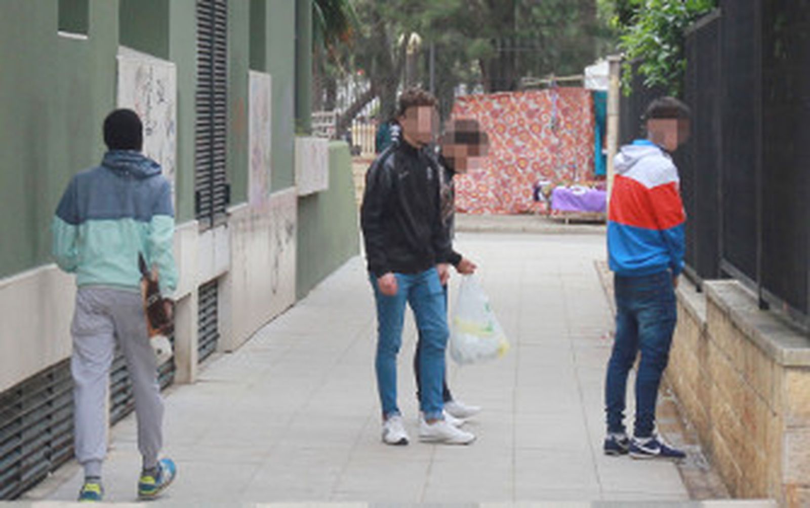 Vecinos de Paraíso se quejan de que la zona es durante la Feria "un baño público"