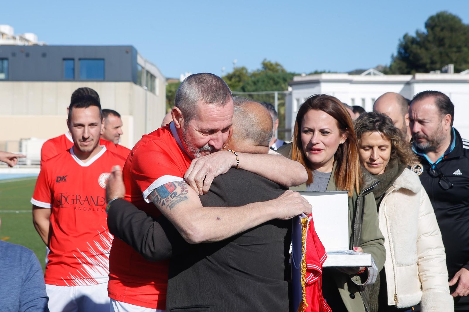 Las fotos del homenaje al exfutbolista sanroqueño Armando Hernández