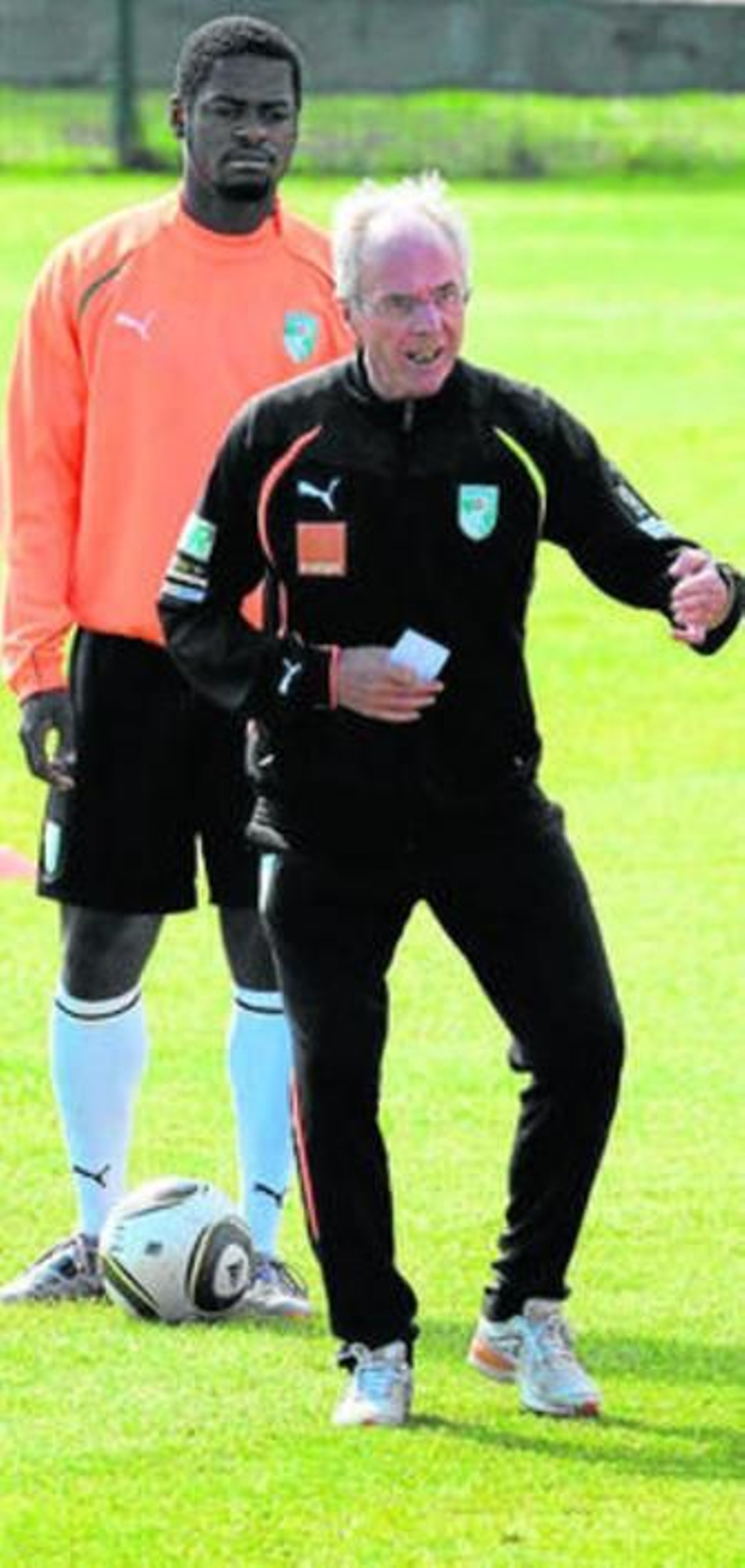 Romaric espera una instrucción de Sven-Goran Eriksson.