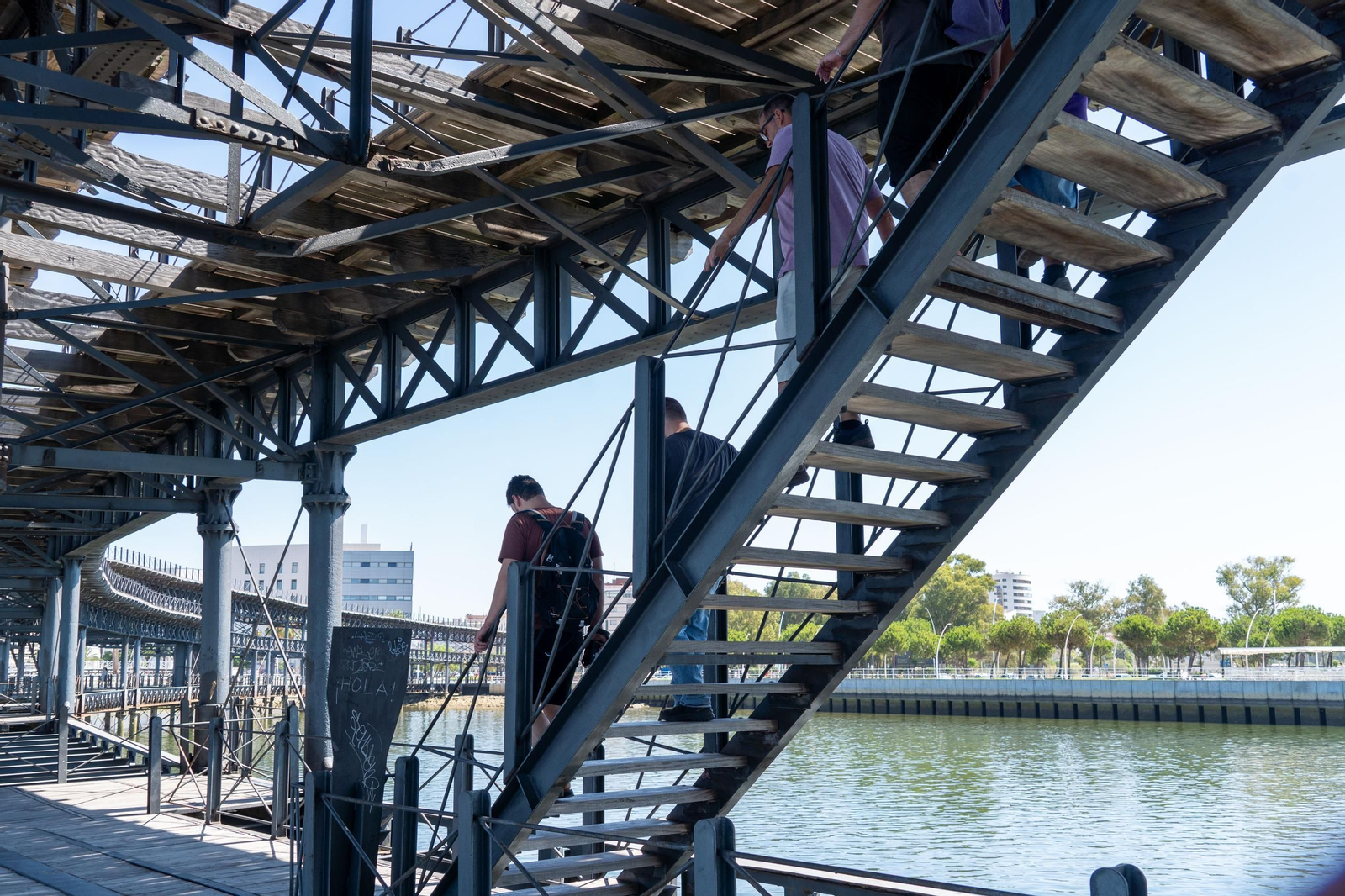 El Muelle de Riotinto y el Paseo de la Ría, lugares con encanto en la capital