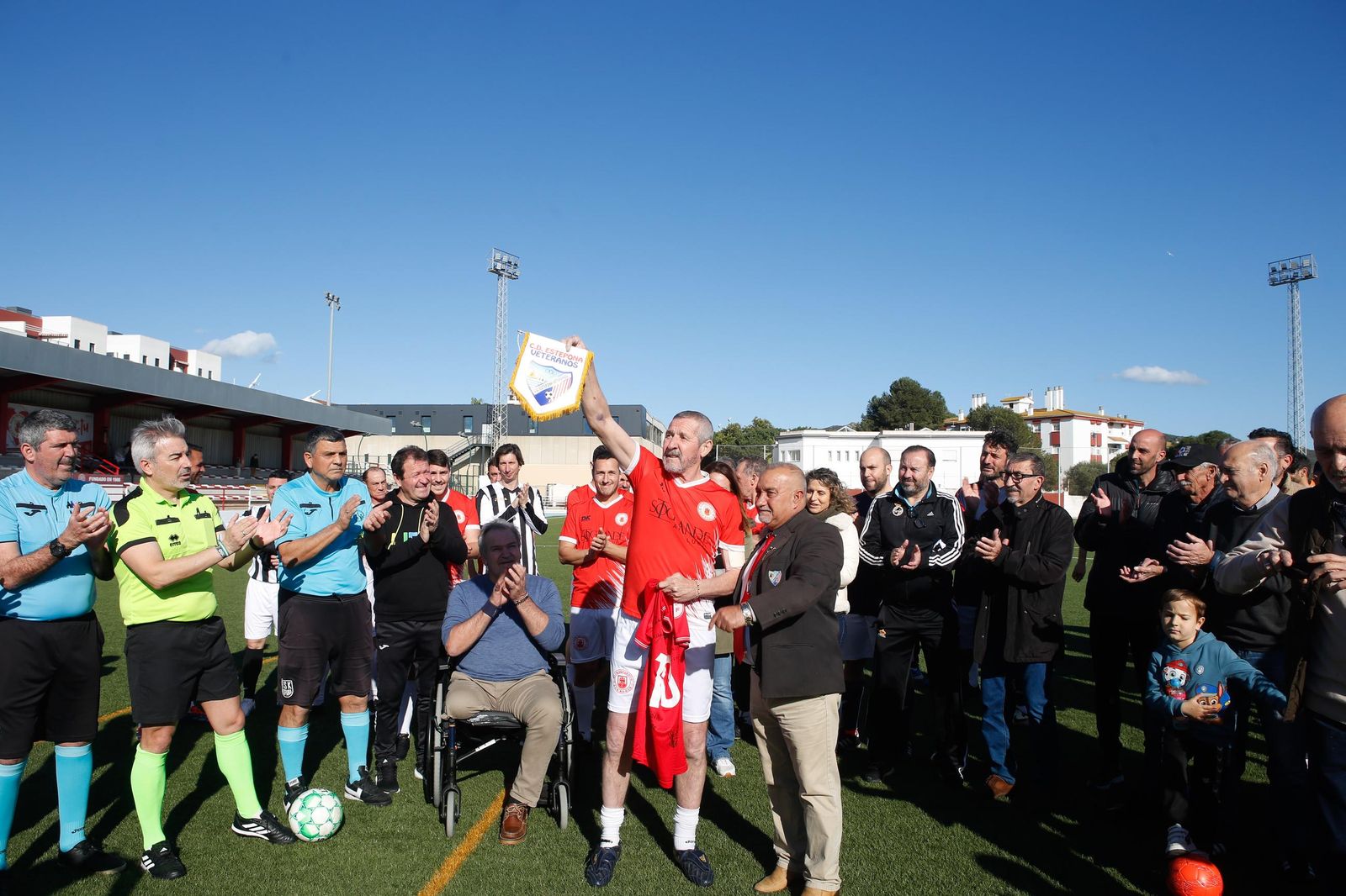 Las fotos del homenaje al exfutbolista sanroqueño Armando Hernández