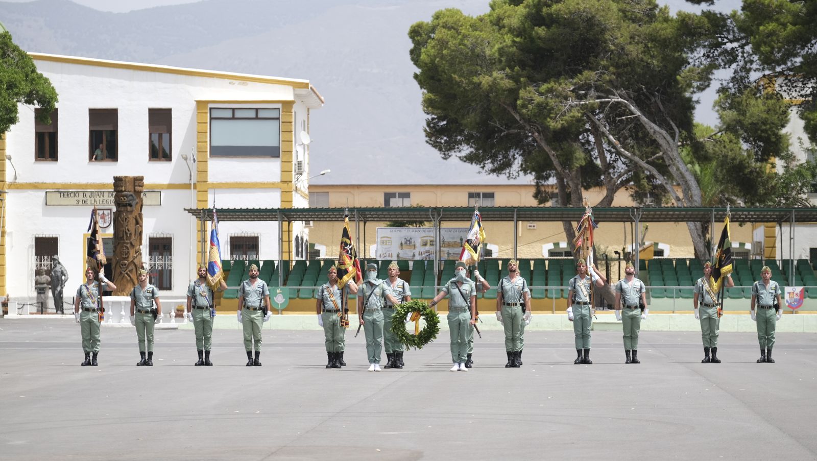 Visita de la Ministra de Defensa Margarita Robles a La Legión Española, en Viator