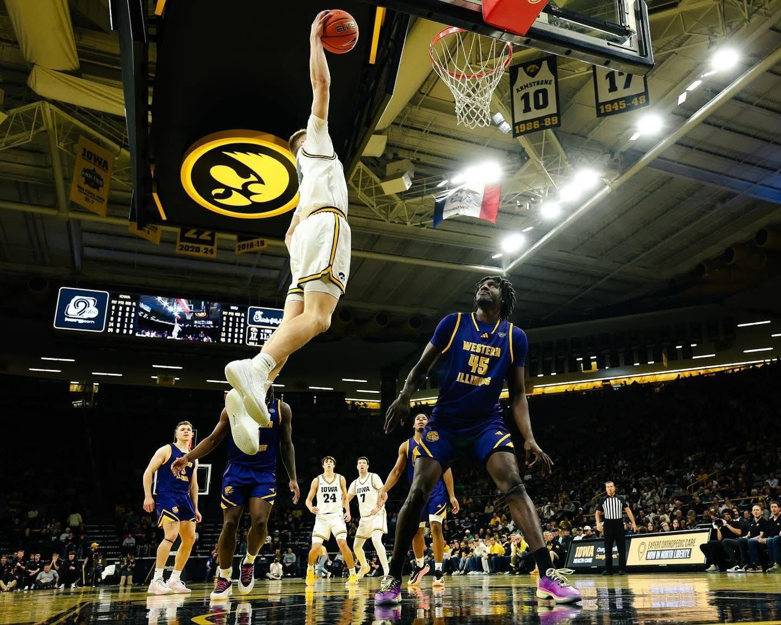 NCAA: Álvaro Folgueiras confirma su gran inicio en Iowa