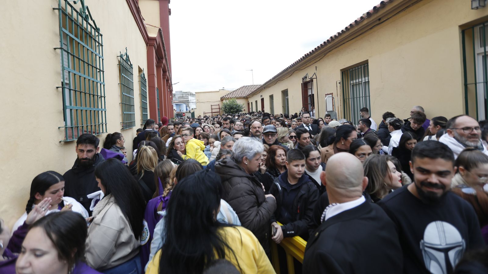 Fotos del Jueves Santo en La Línea: Perdón y la Salud, Gran Poder y Angustias