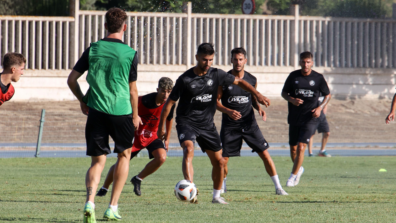 Imágenes del primer entrenamiento de pretemporada del Xerez DFC