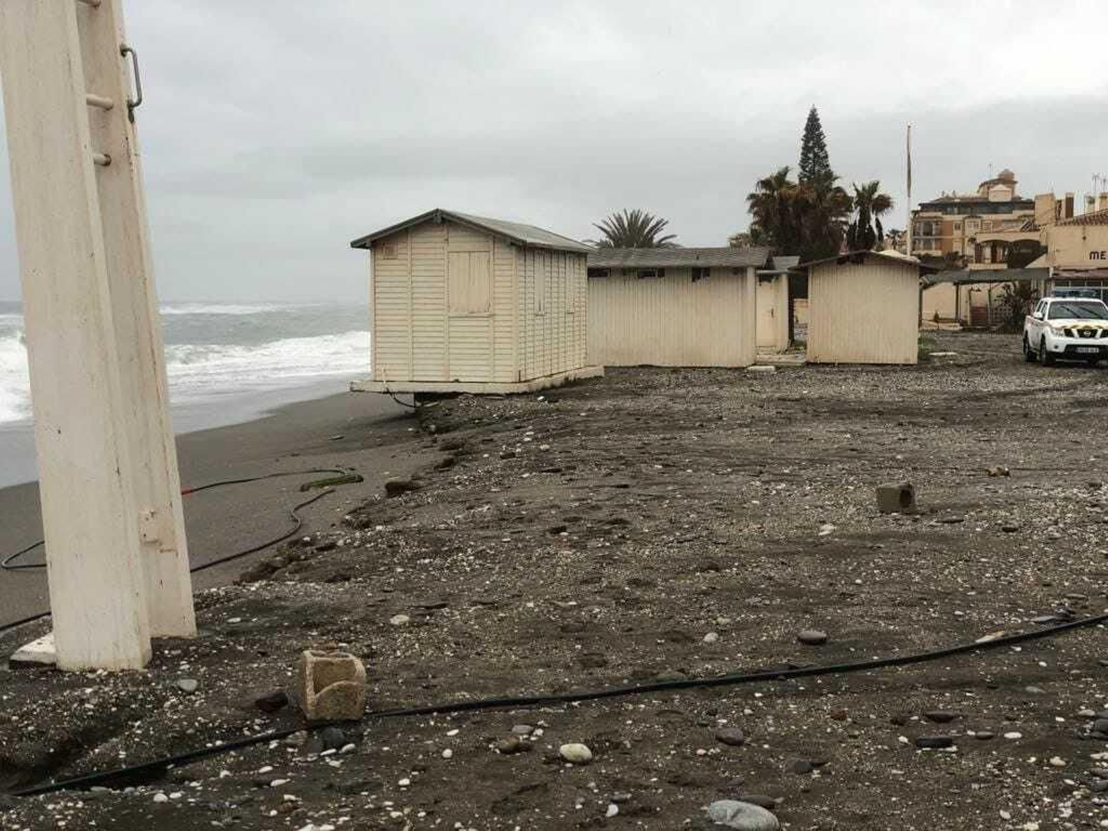 Los destrozos del temporal en las playas de la Axarquía, en fotos