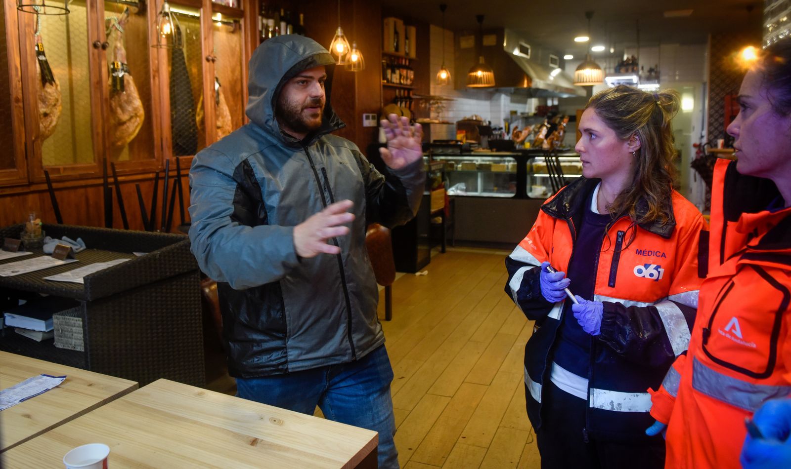 Heridos varios niños en la caída de una carpa en la Alameda