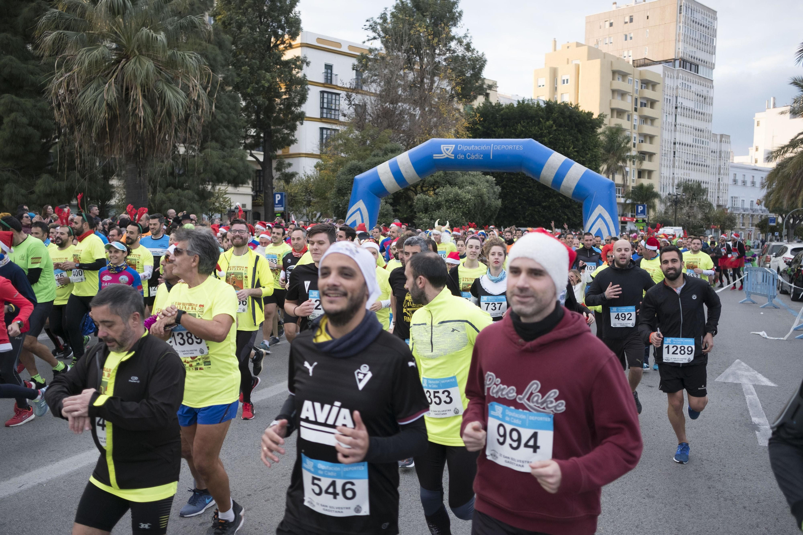 Las imágenes de la segunda edición de la San Silvestre gaditana