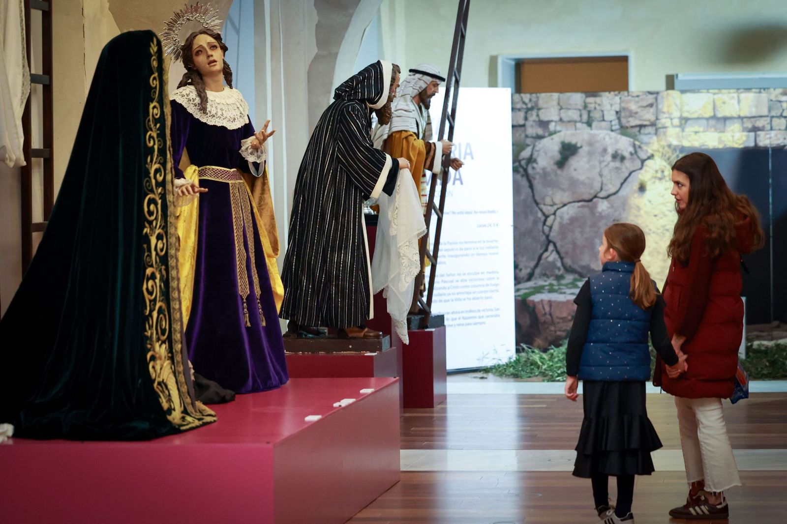 Inaugurada en San Fernando la exposición cofrade Passio Domini: las imágenes