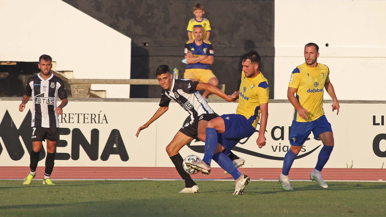 Las mejores fotos del Balona - Cádiz en La Línea