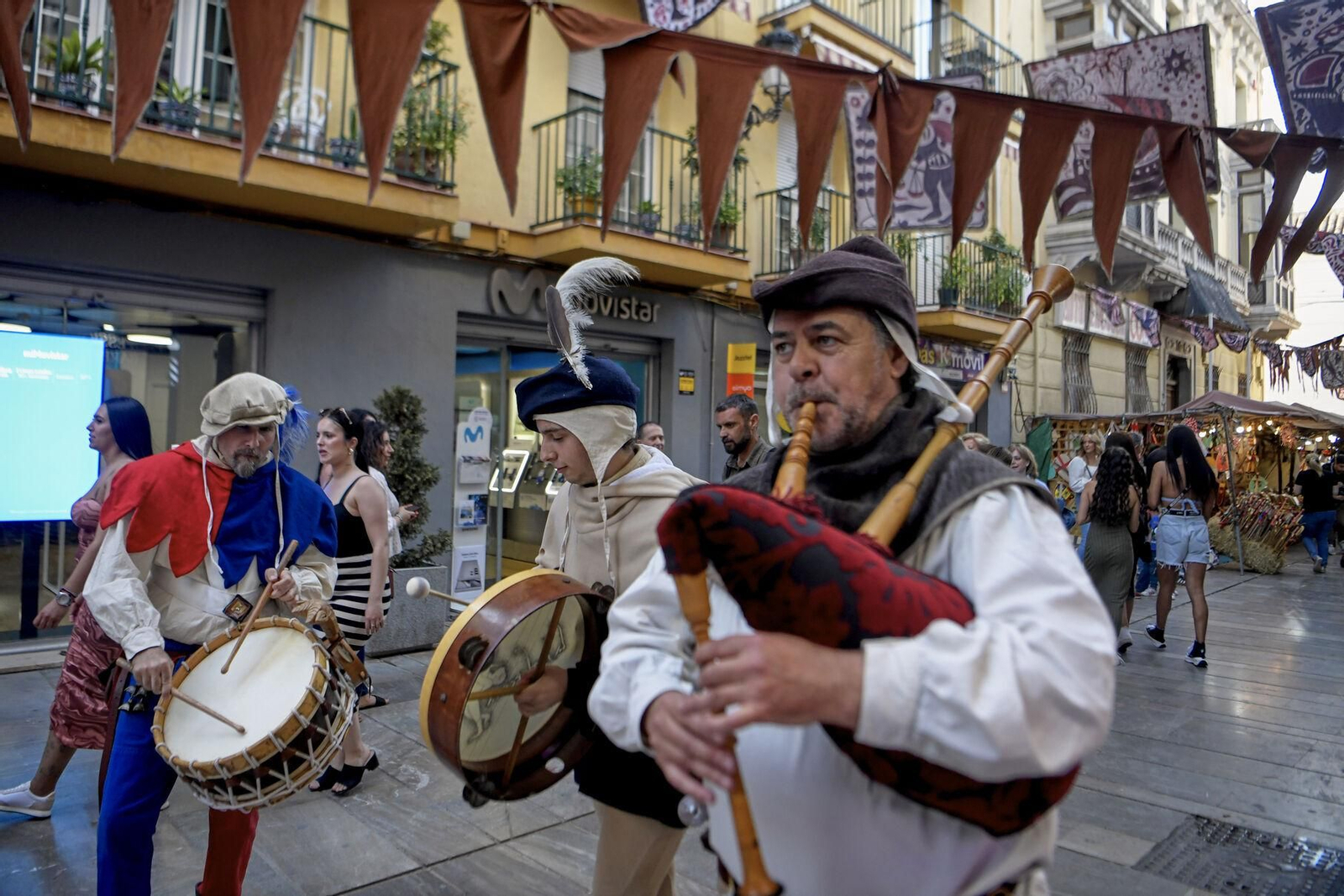 Fotos: Cristóbal Colón y los Reyes Católicos inauguran las Capitulaciones de Santa Fe