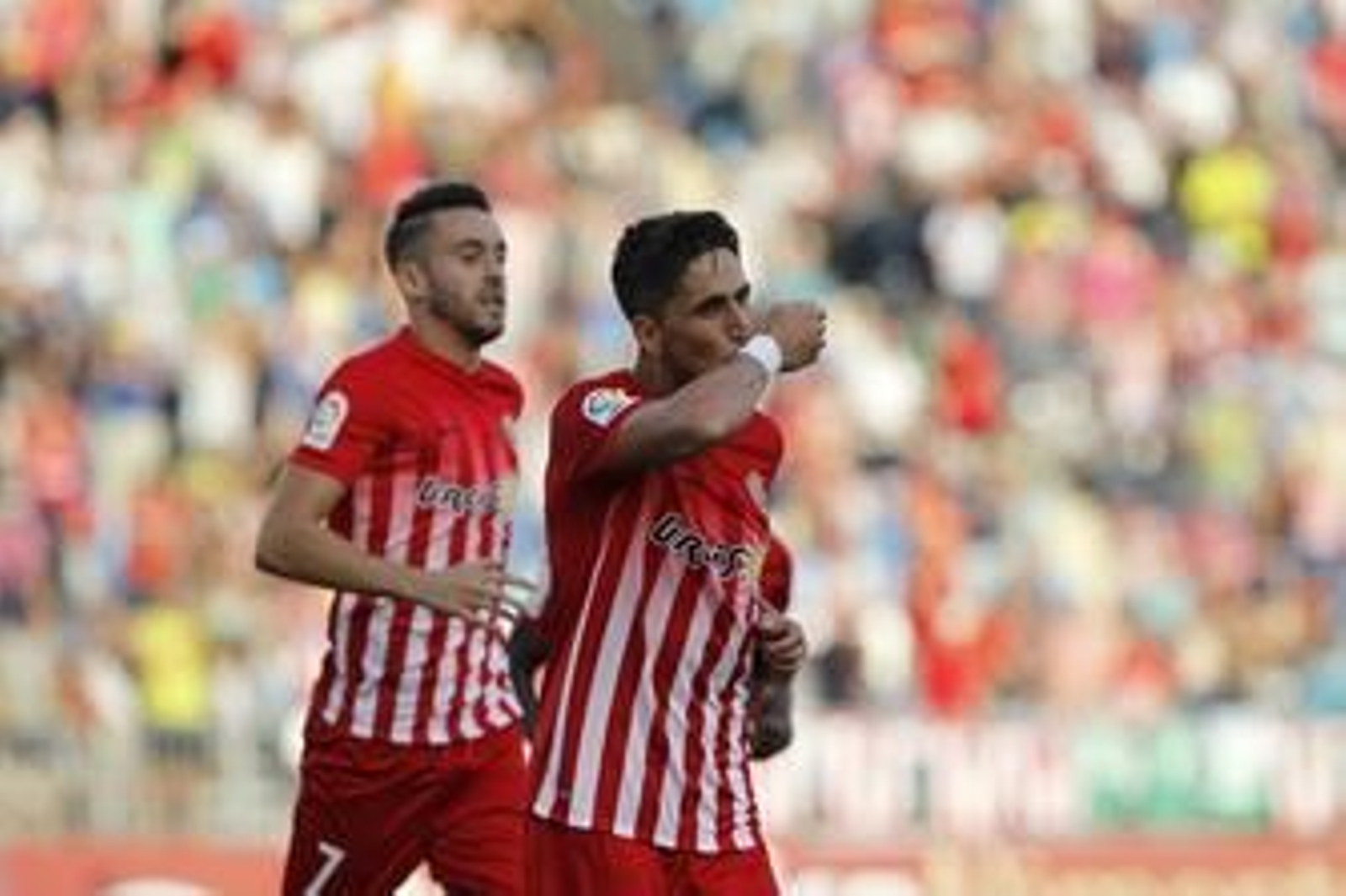 Fidel celebra su primer gol como albirrojo, ante el Rayo.