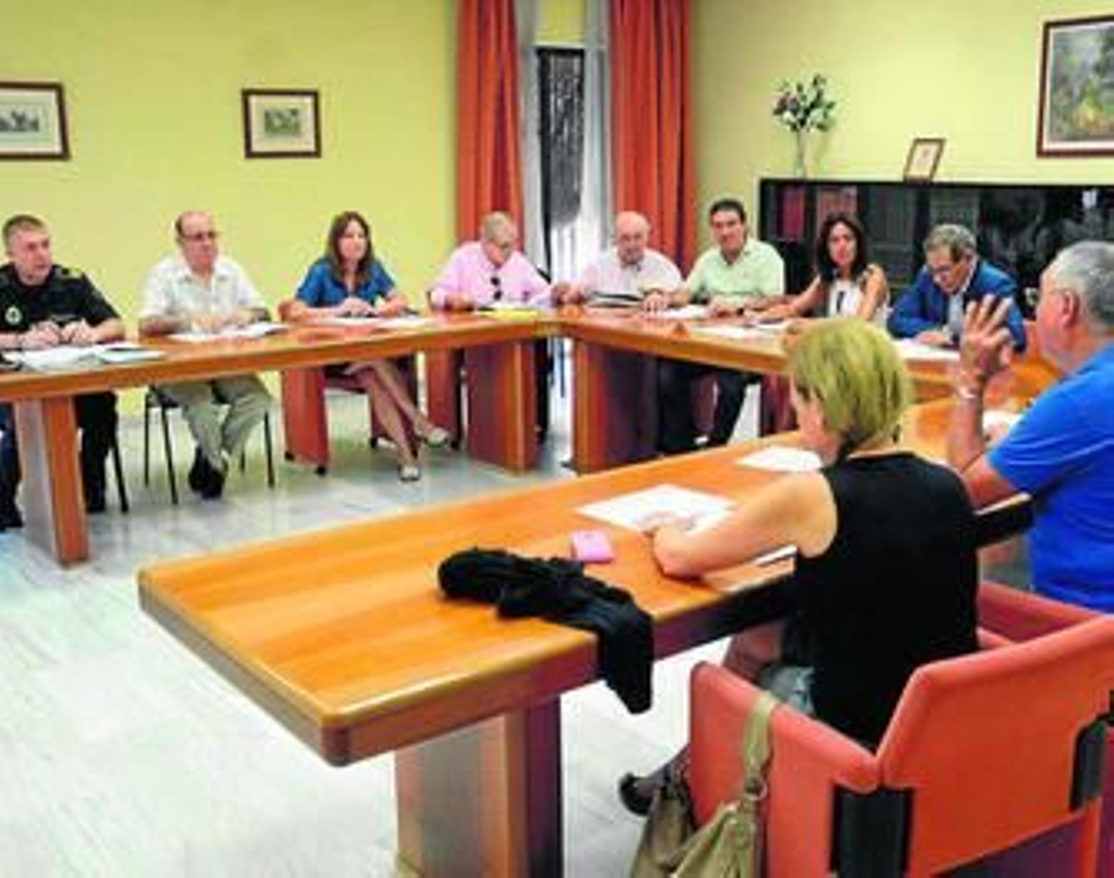Un momento de la reunión de la Mesa Técnica de Seguridad celebrada ayer.