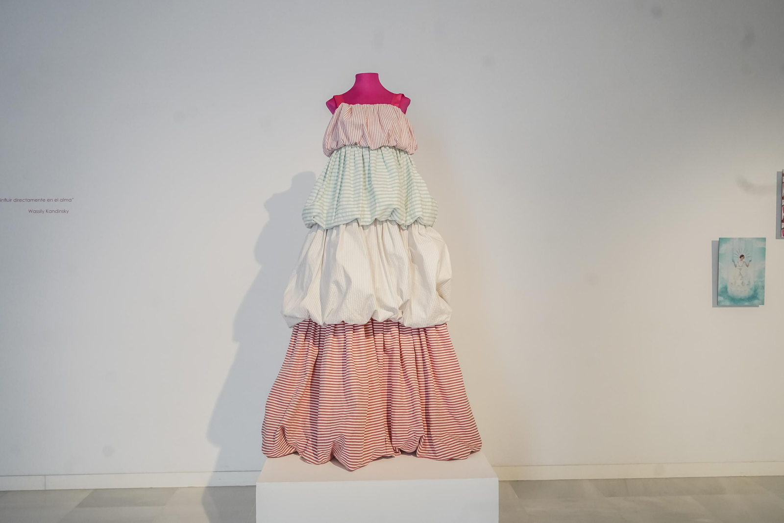 Agatha Ruiz de la Prada expone en Granada una retrospectiva de sus últimos 35 años de carrera, en imágenes