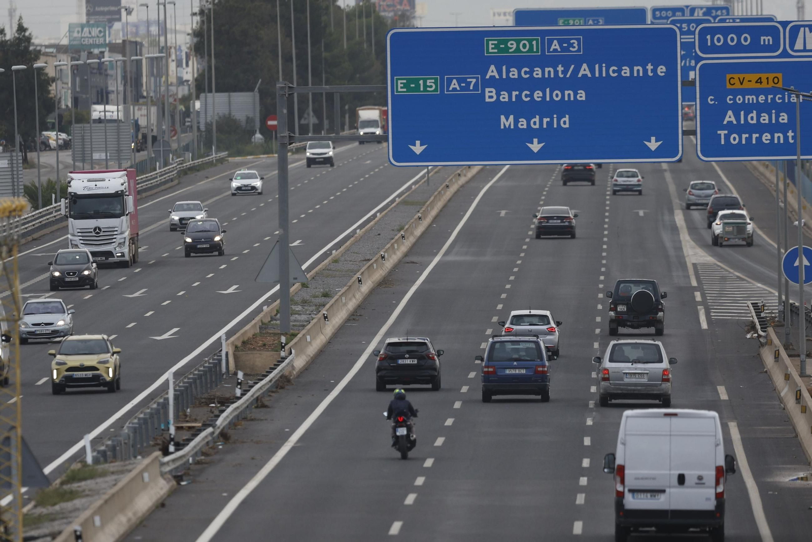 Atascos en los accesos a Valencia