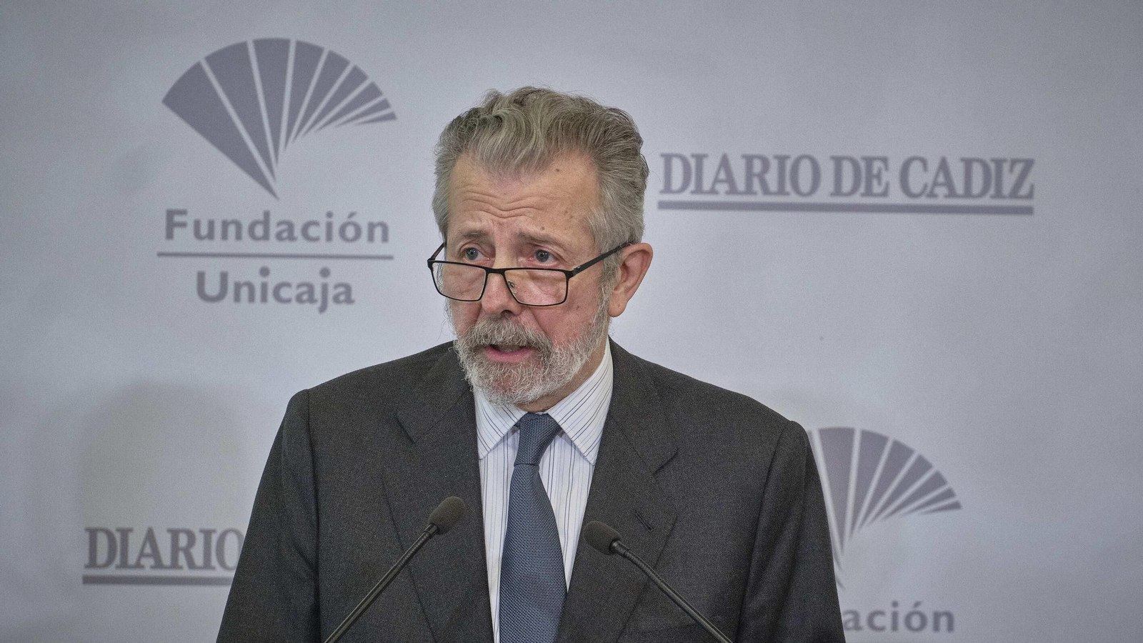 Las imágenes de la entrega del premio Federico Joly al abogado Pedro Pérez-Llorca Zamora