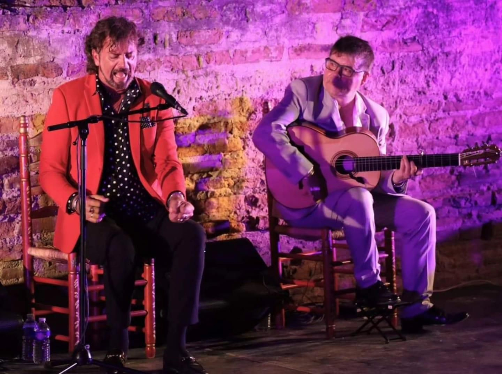 El cantaor isleño Jesús Castilla, en el festival flamenco de Arles.
