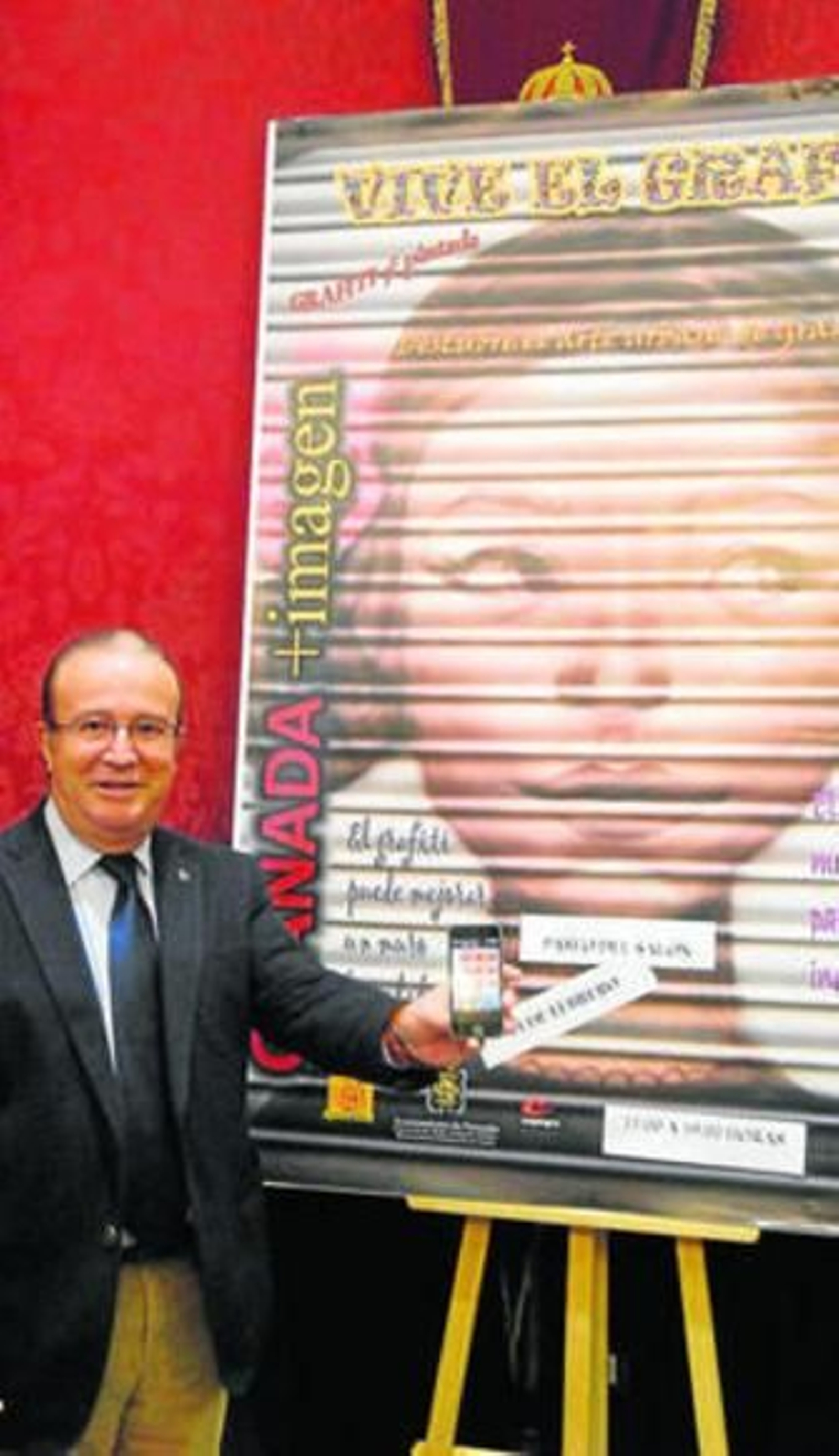 El concejal Juan Antonio Mérida presenta la 'app' Granada Grafiti.