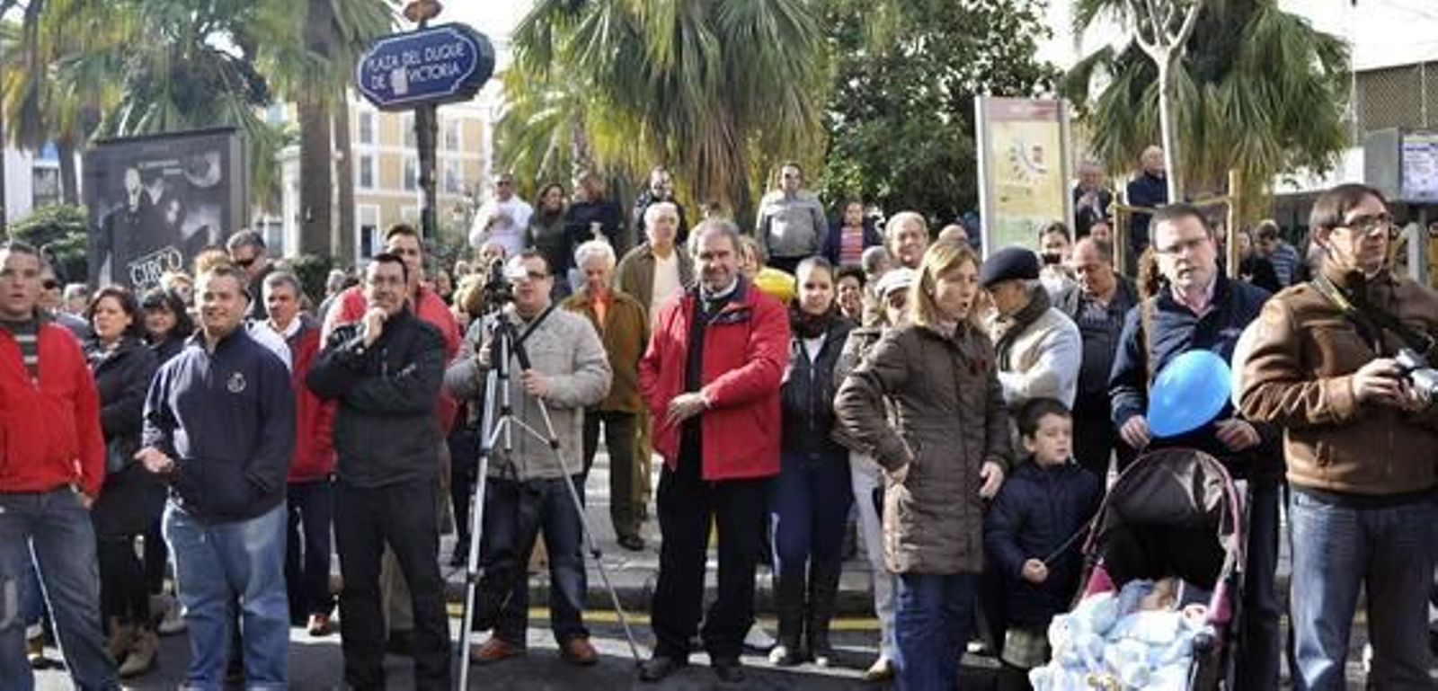 Setenta bandas procesionales de toda España desfilan por Sevilla. / Manuel Gómez