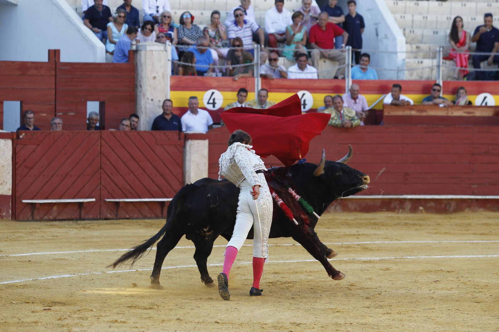 Fotogalería Primera Corrida de Toros. Feria de Almería 2019