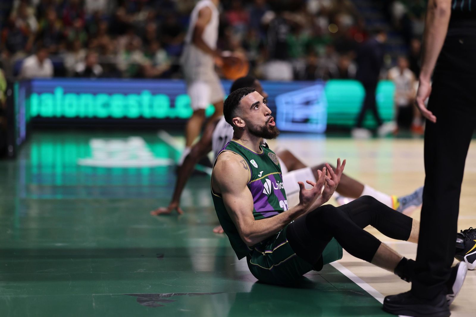 Duarte protesta en el Unicaja-Wurzburg.