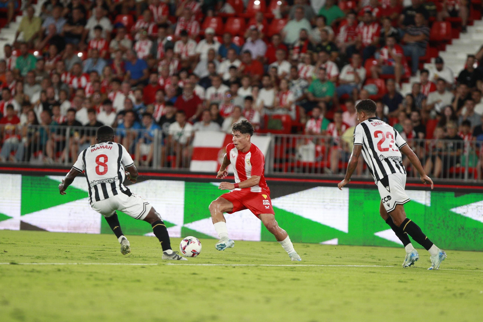 El partido U.D. Almería-C.D. Castellón en imágenes