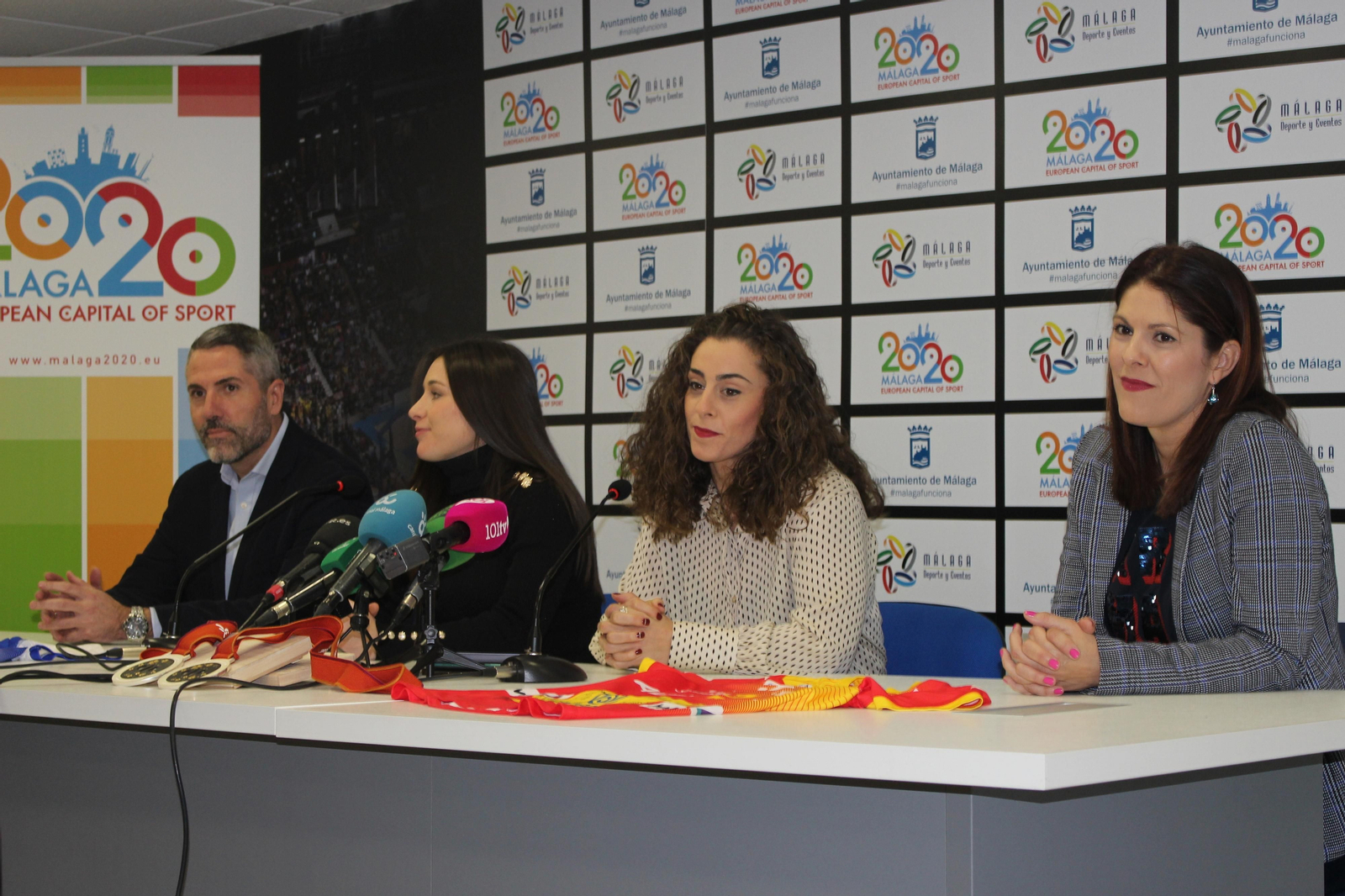 Las fotos de la rueda de prensa de Sole y Marta López