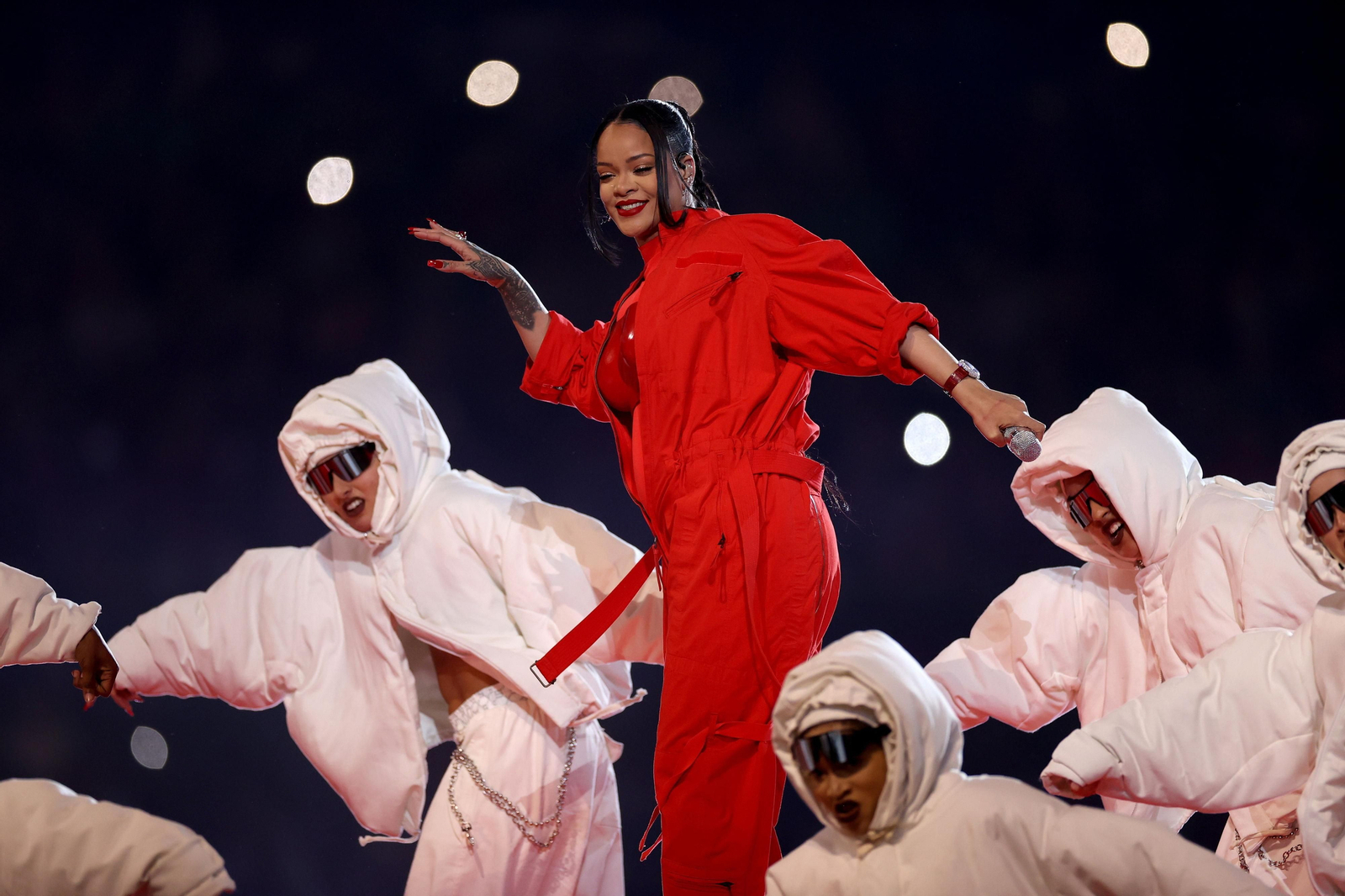Las imágenes de la actuación de Rihanna en la Super Bowl 2023