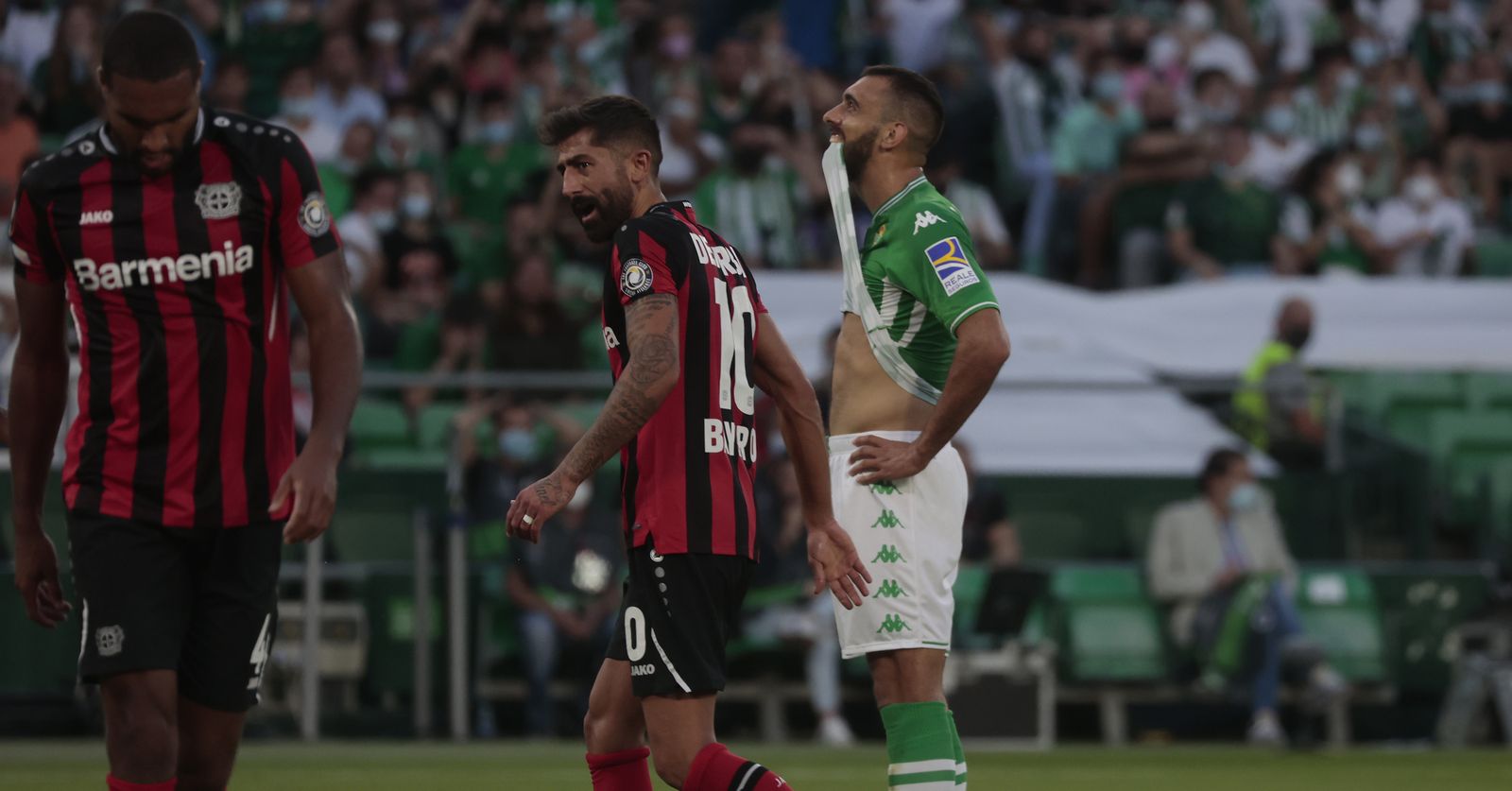 Las imágenes del Betis contra el Bayern Leverkusen