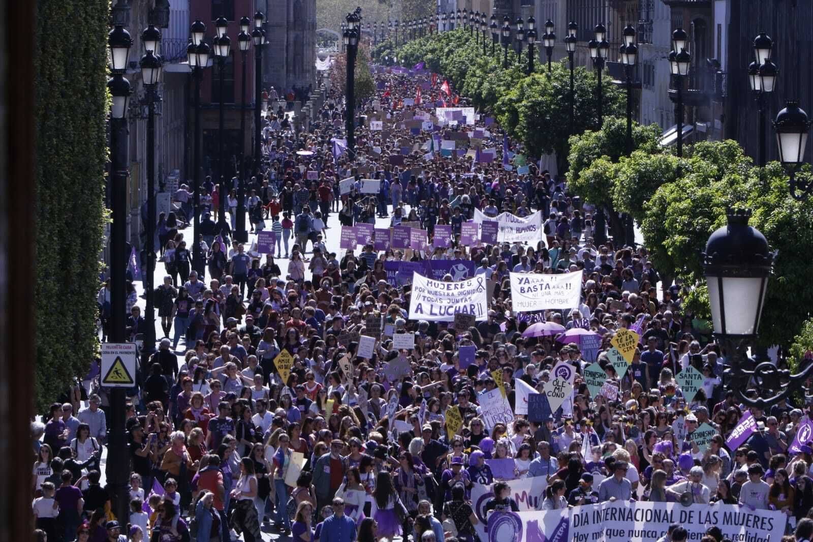 Las imágenes de las manifestaciones del 8M en Sevilla.