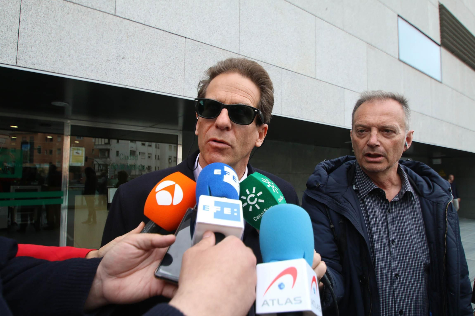 Esteban Hernández Thiel, abogado del acusado.