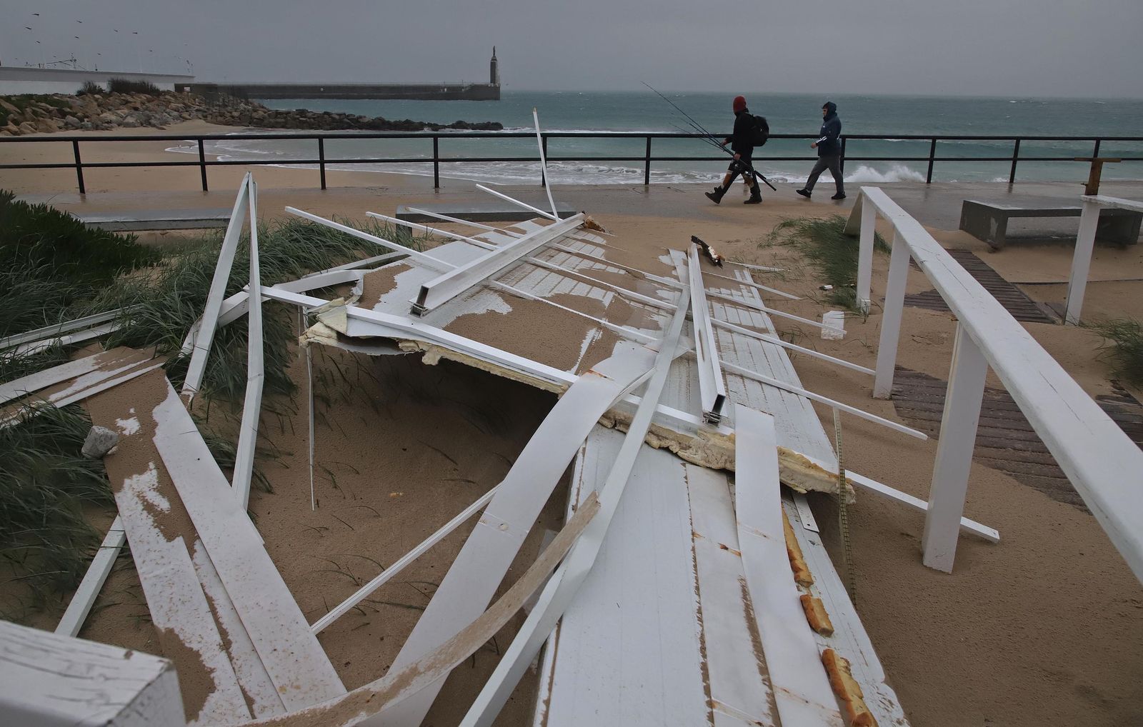 La borrasca Ingrid deja su huella en Tarifa, en imágenes