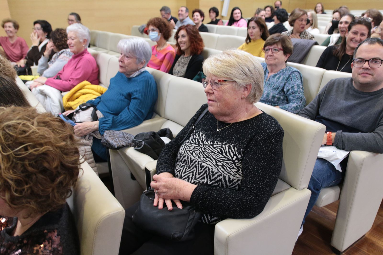 El Diario de los Libros, con Cristina Campos y su novela 'Historias de mujeres casadas'