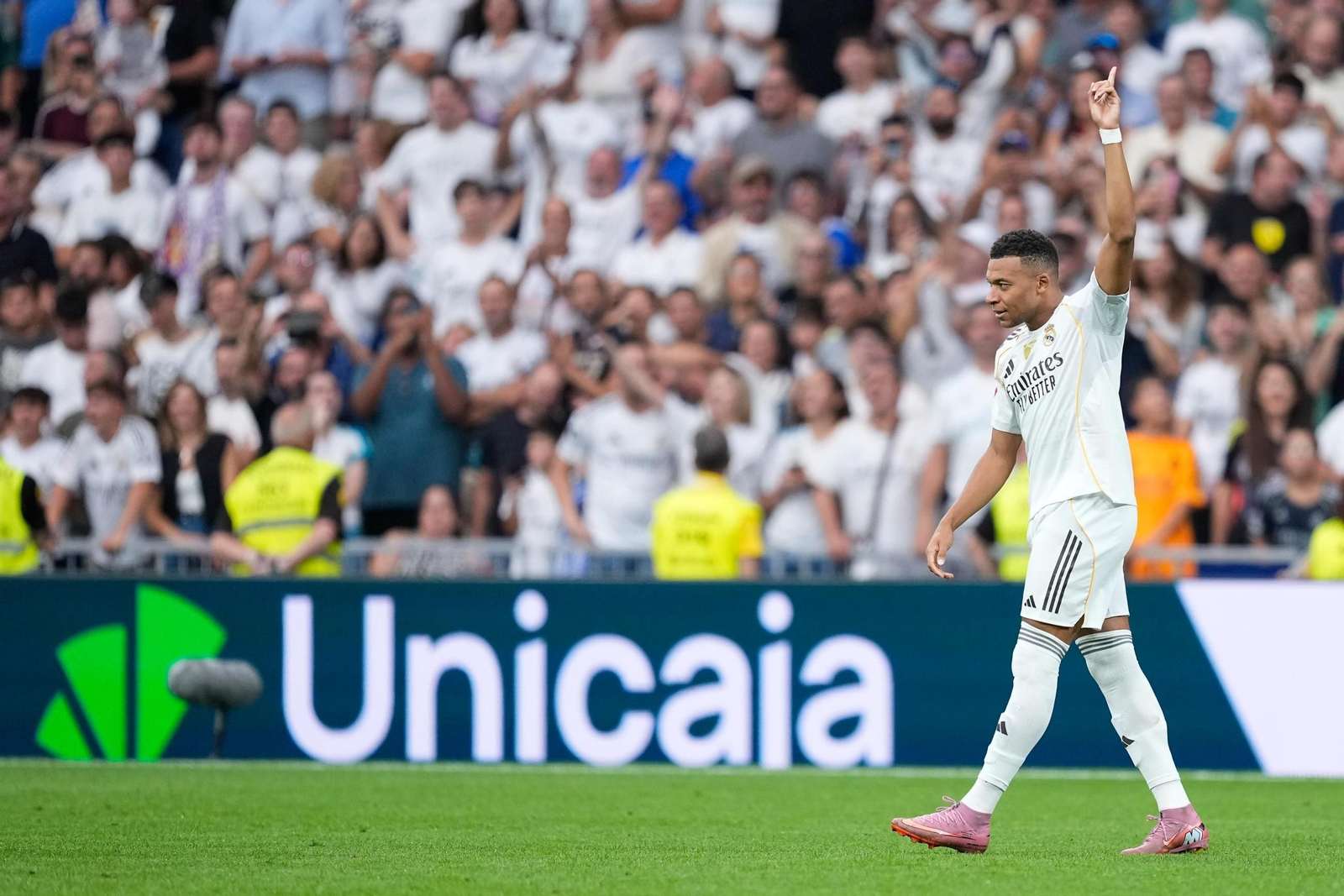 EuropaPress_6969908_Kylian_Mbappe_of_Real_Madrid_CF_celebrates_a_goal_.jpg