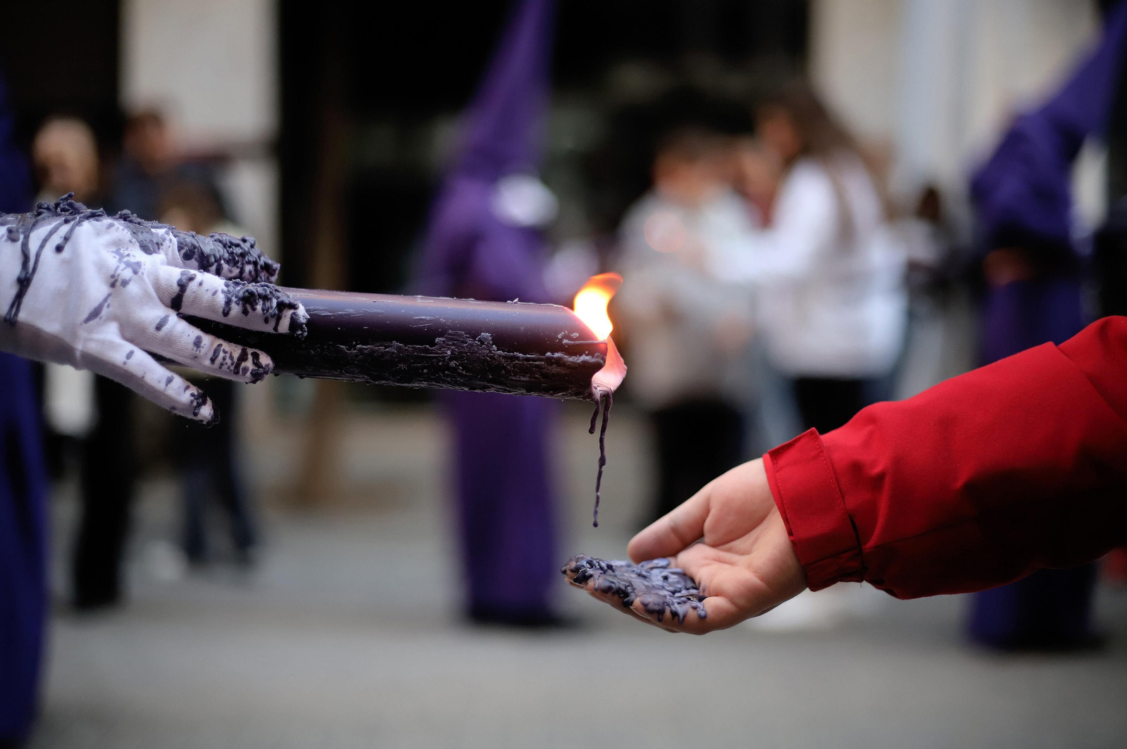 La Hermandad El Nazareno en la madrugá de la Semana Santa de Huelva 2023, en imágenes