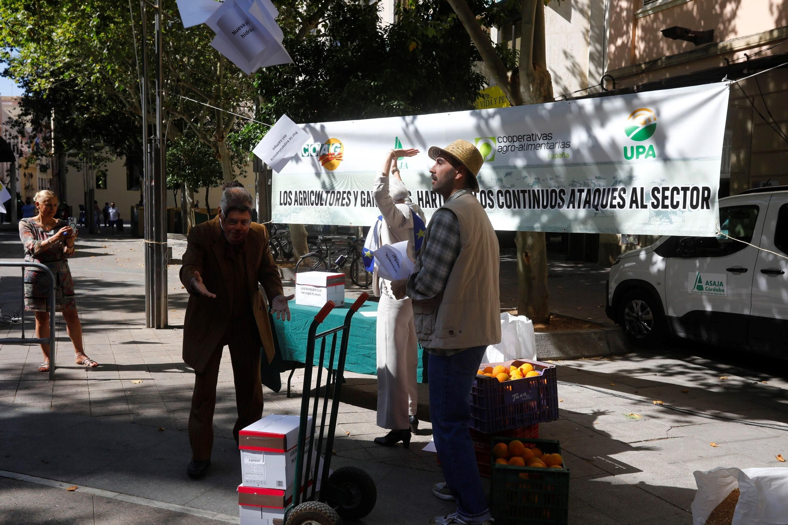 Las imágenes de la concentración de los agricultores de Córdoba "por la supervivencia del campo"