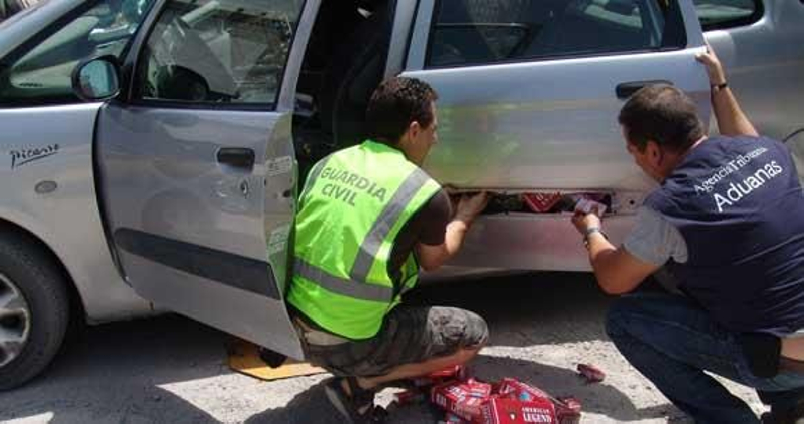 Doce detenidos en una operación contra el contrabando de tabaco en Sevilla y Cádiz