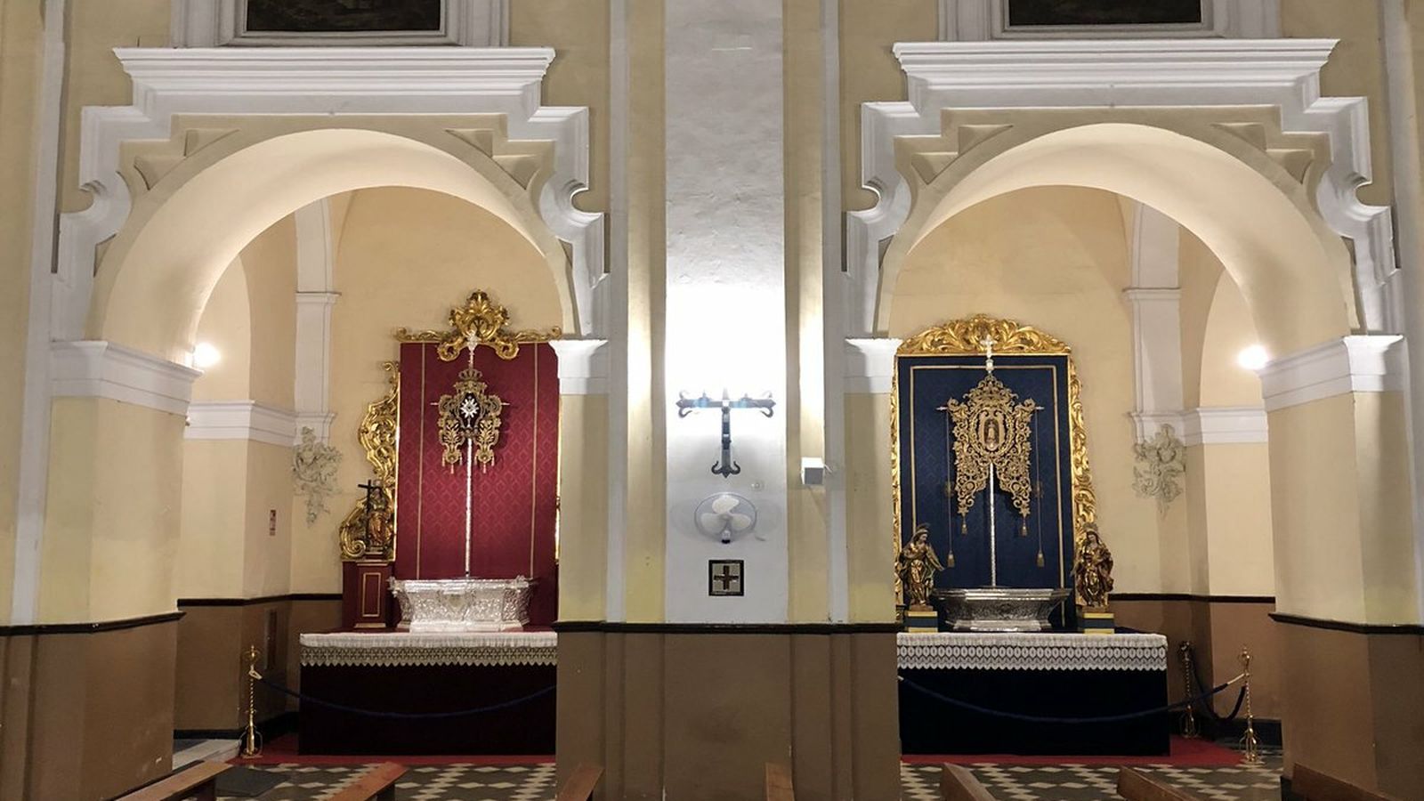 Los altares para las imágenes.