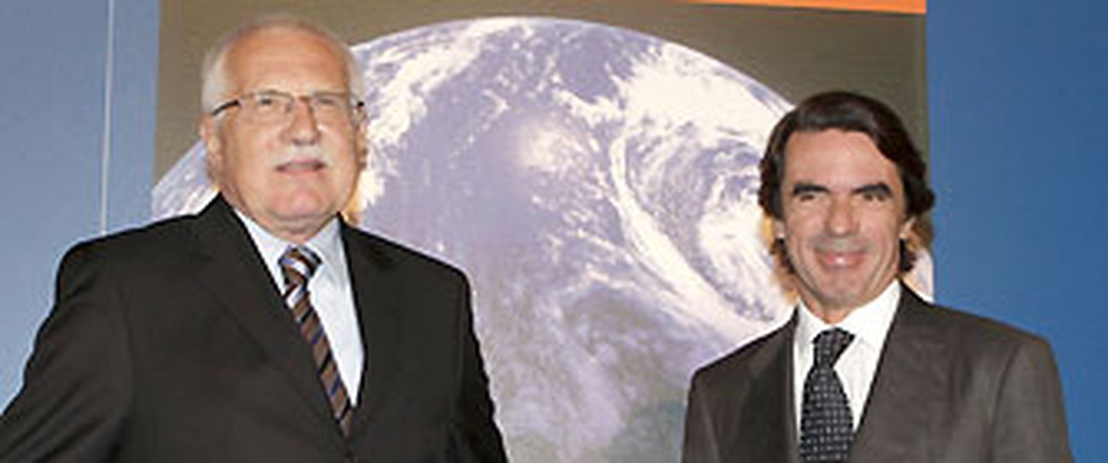 Aznar cree que el cambio climático es "científicamente cuestionable"