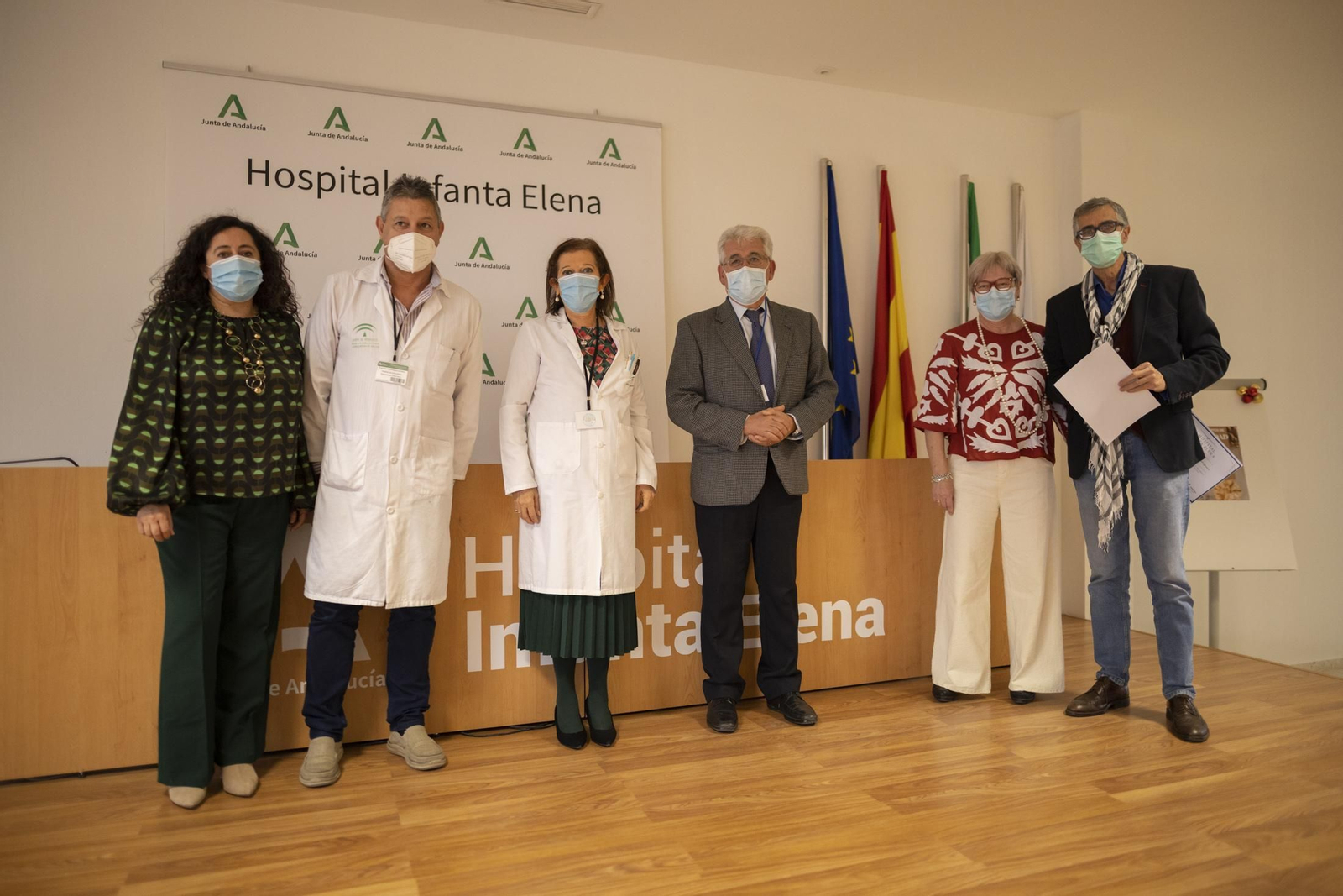 Imágenes del acto de despedida del personal sanitario del hospital Infanta Elena