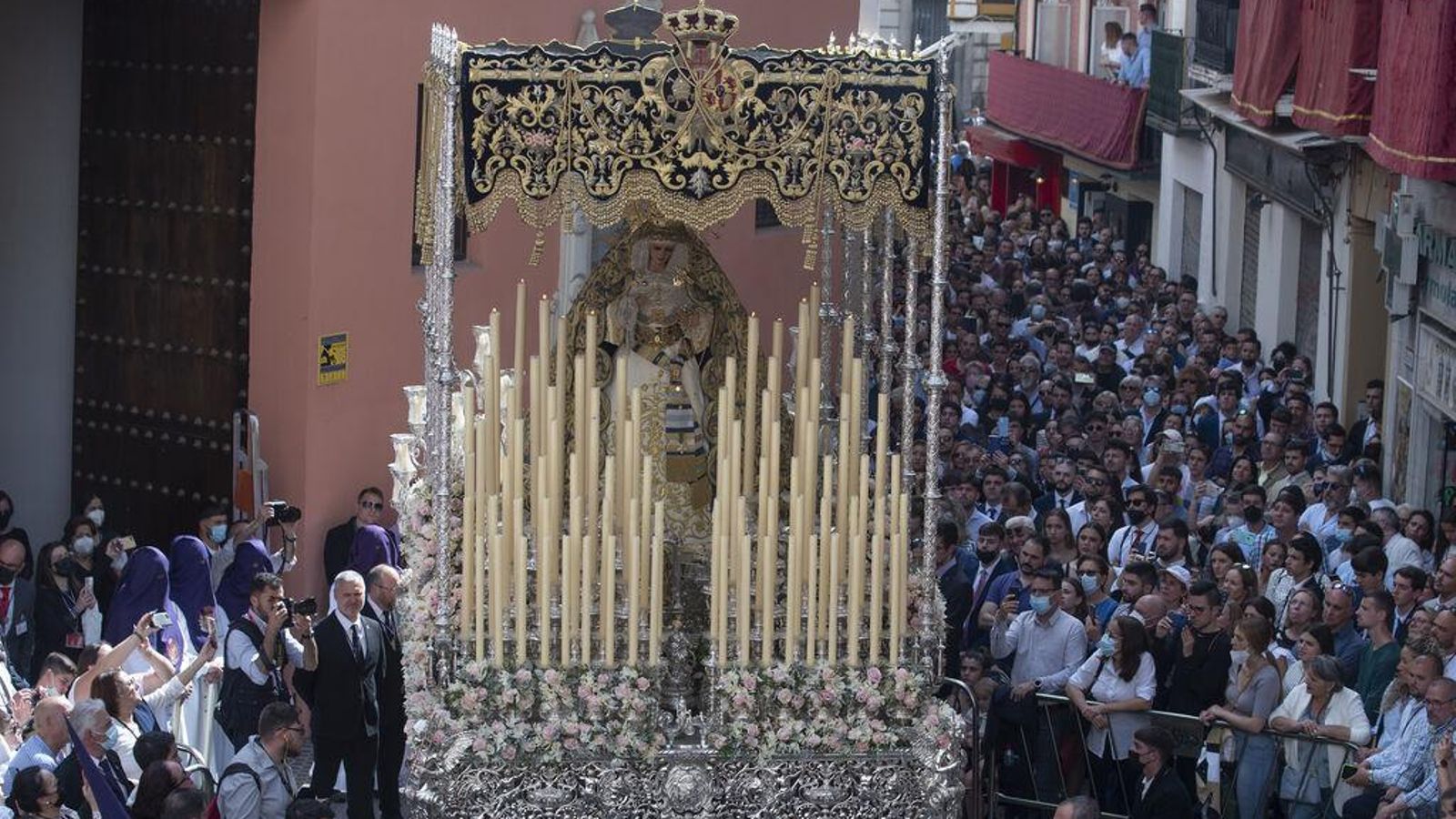 El paso de palio de la Virgen de Las Lágrimas