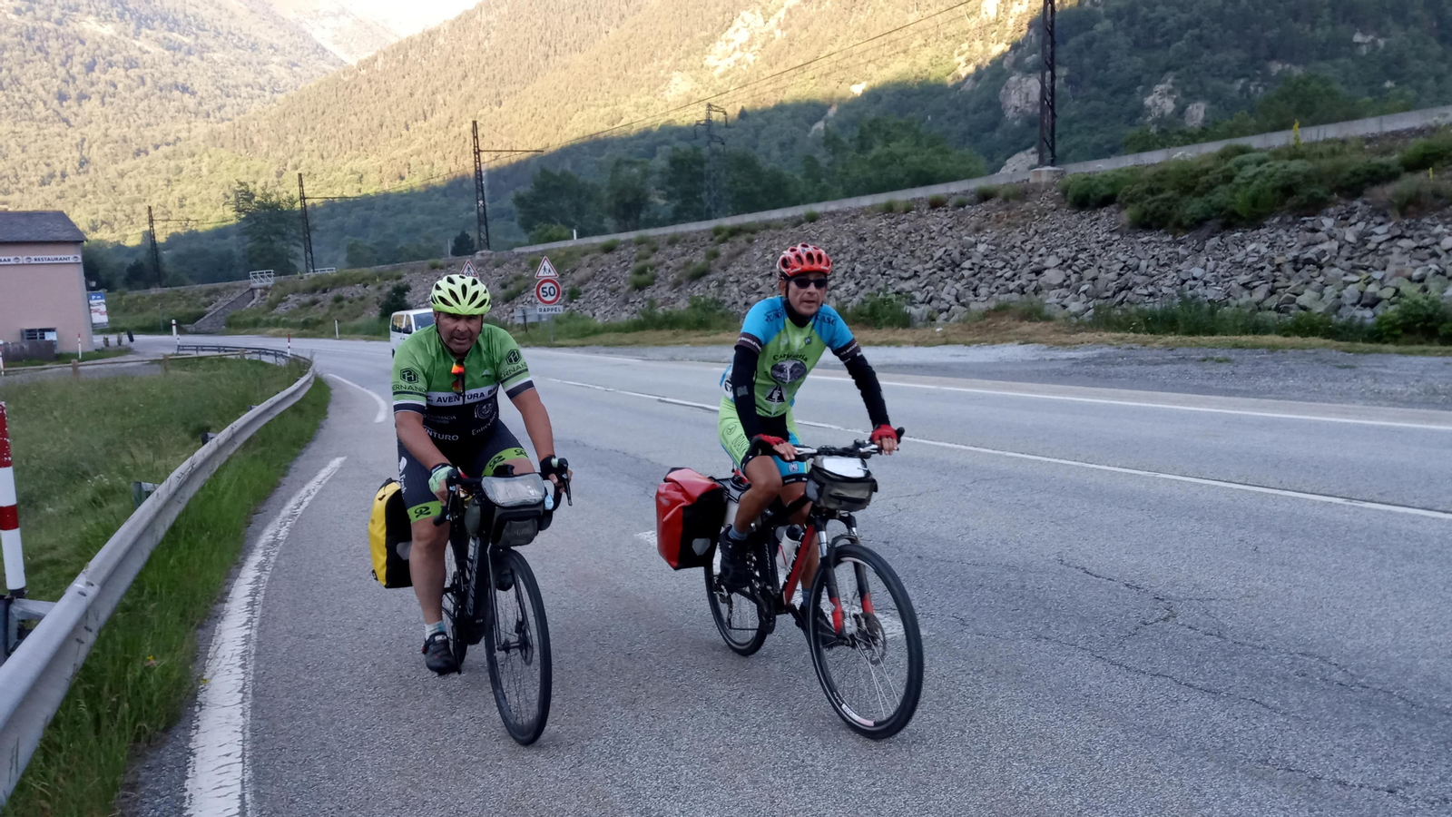 Fotogalería de la Transpirenaica de cuatro almerienses.